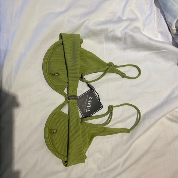 Green bikini top - Picture 4 of 4